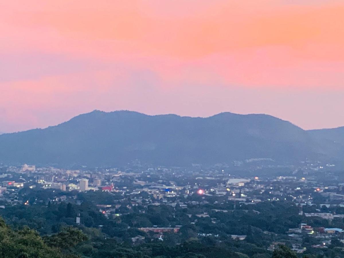 Apartamento Con La Mejor Vista De San Salvador Luaran gambar